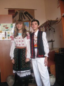 Portul popular si traditii